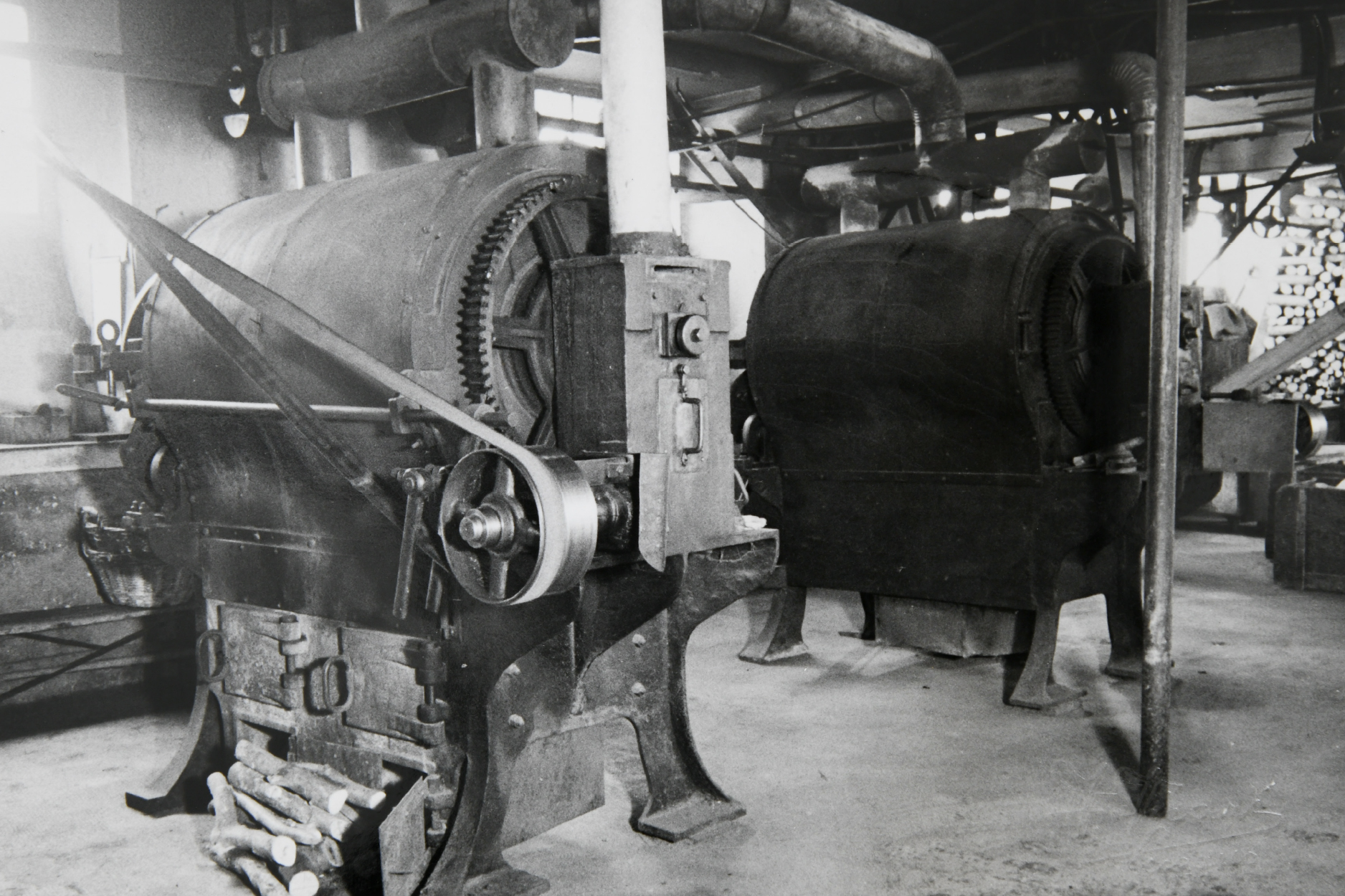 **Primo impianto di essicazione in Ticino**
La Polus era all’avanguardia nella fermentazione dei tabacchi e nel 1933 istallò il primo impianto per l’essicazione artificiale del tabacco in Svizzera.